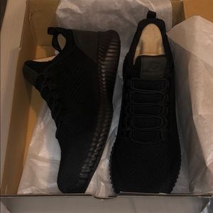 Black sketchers